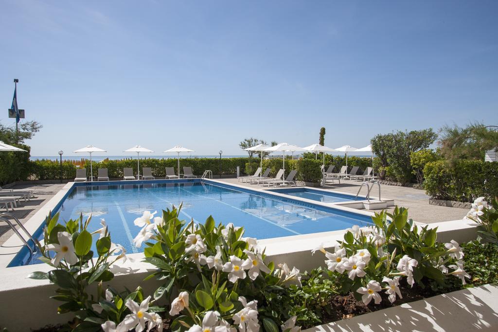 Hotel Imperial Palace Lido di Jesolo Exterior photo